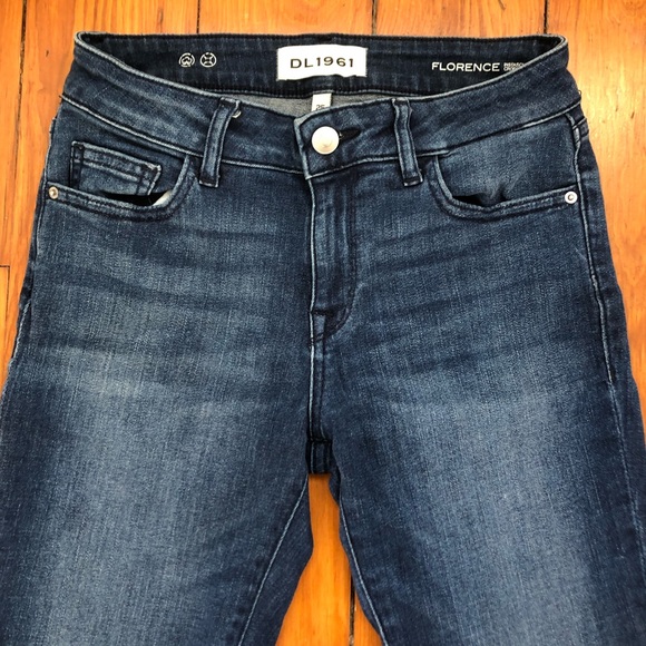 Florence Instasculpt Cropped Jeans - Picture 3 of 5